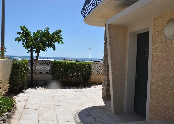 Belle Maison, En Bord De Plage